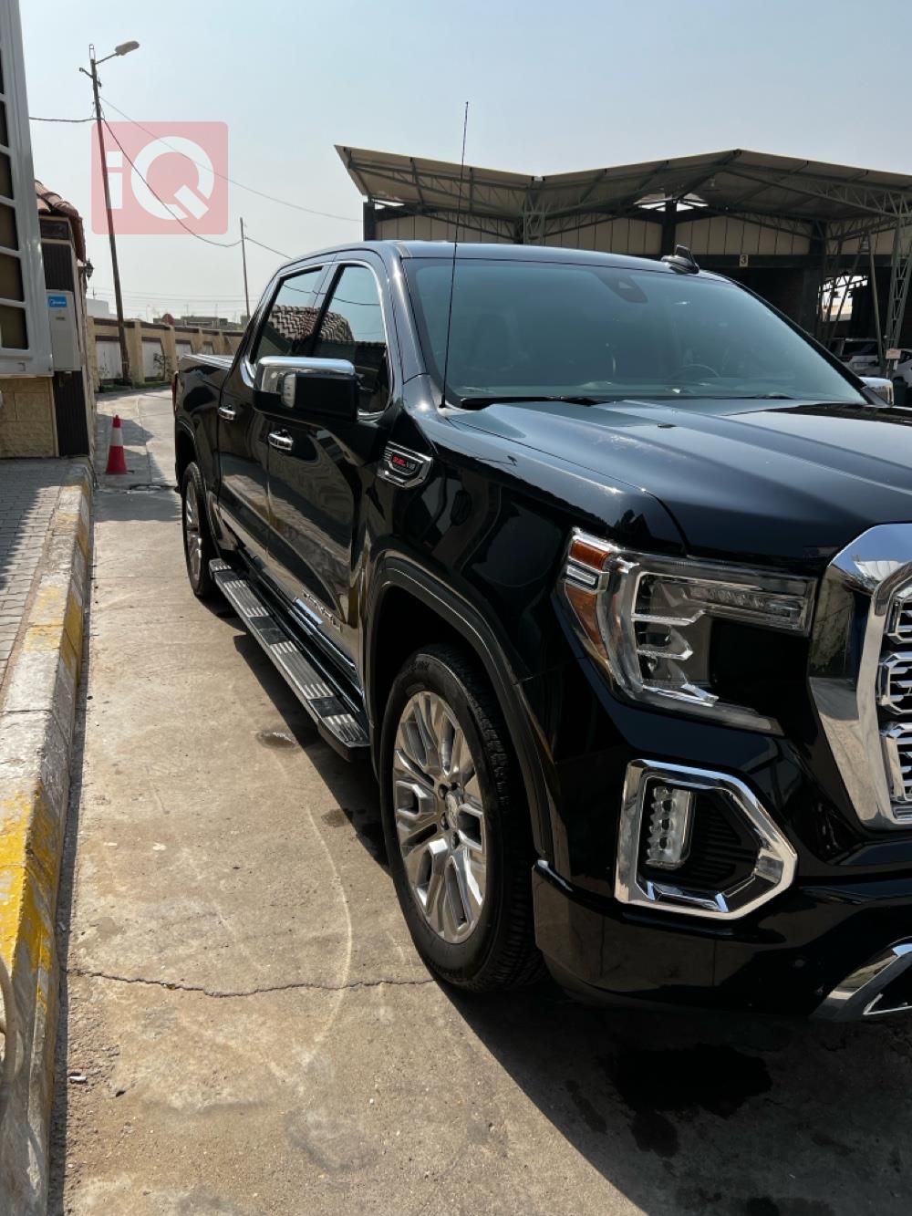 GMC Sierra